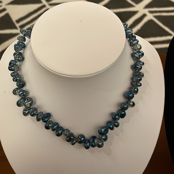 Iridescent glass bead necklace - Picture 1 of 7